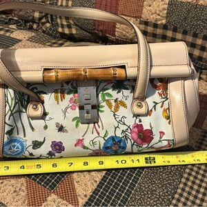 authentic gucci floral purse never used